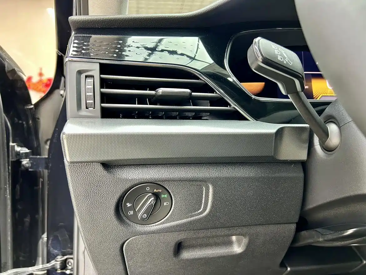 Volkswagen Passat 2022 280TSI Elite Edition фото 20