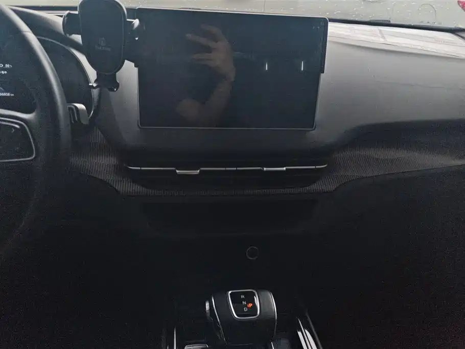 Hongqi E-QM5 2023 Facelift Basic Travel Edition фото 13