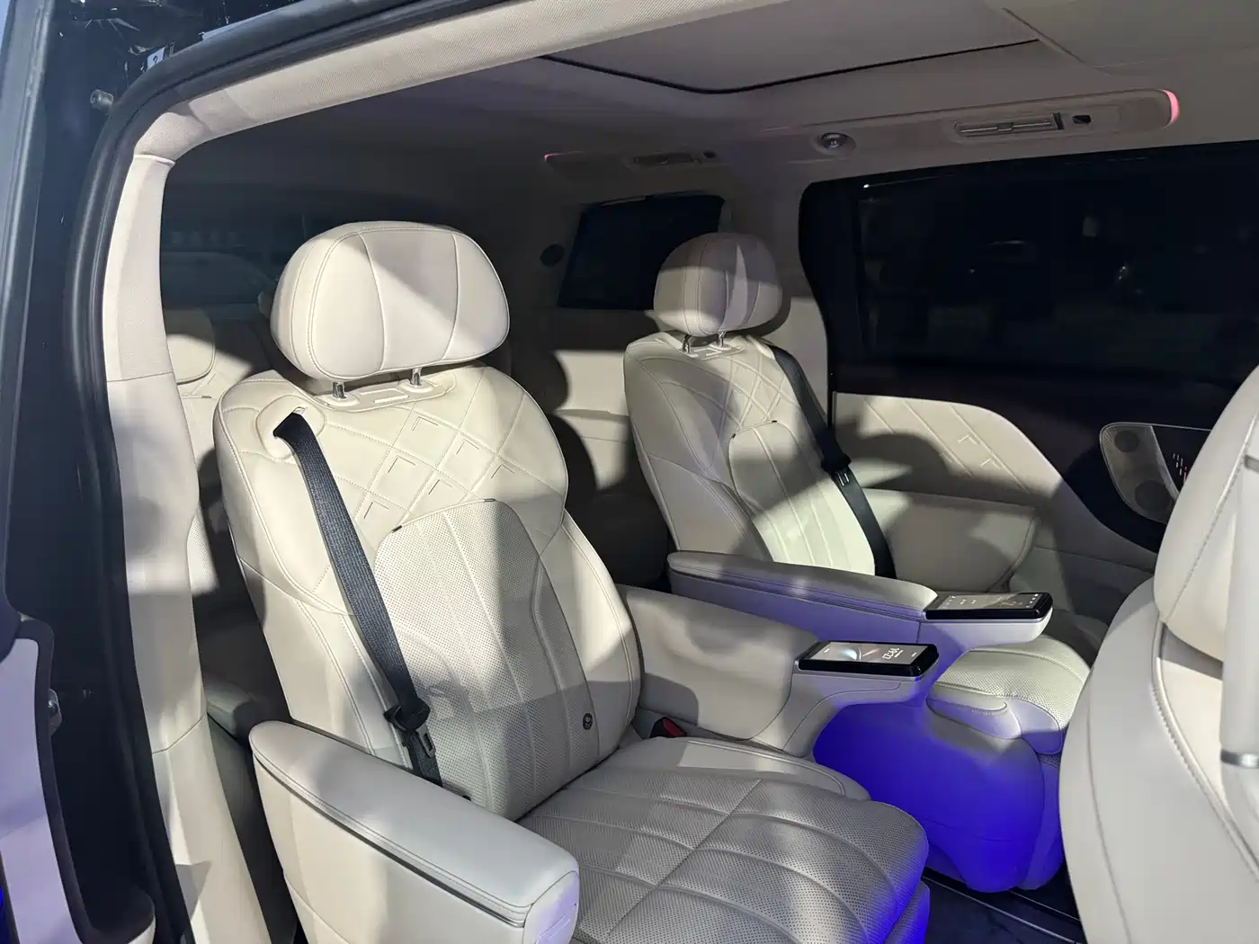 Voyah Auto Voyah Dreamer 2026 PHEV Kunpeng Max фото 4