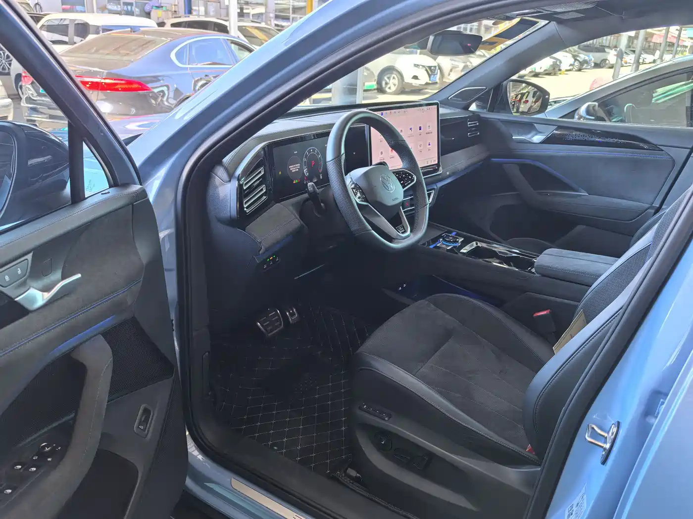 Volkswagen Tiguan L 2024 PRO 380TSI 4WD R-Line Premium Edition фото 7