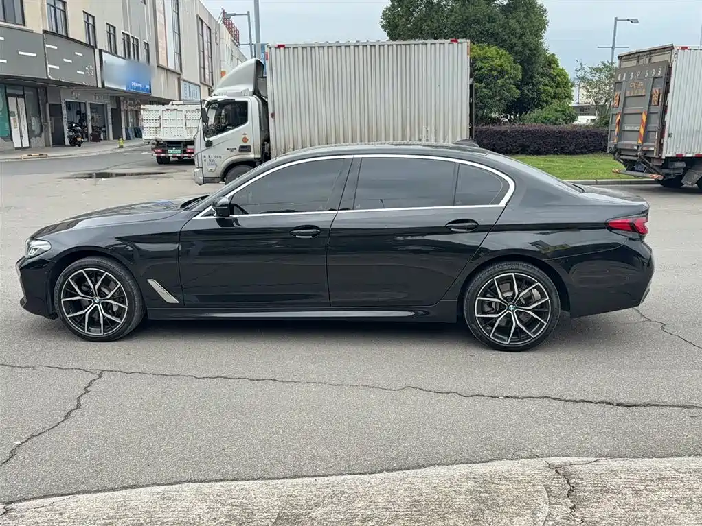 BMW 5 Series 2022 Model Third Facelift 530Li Premium M Sport Package фото 12