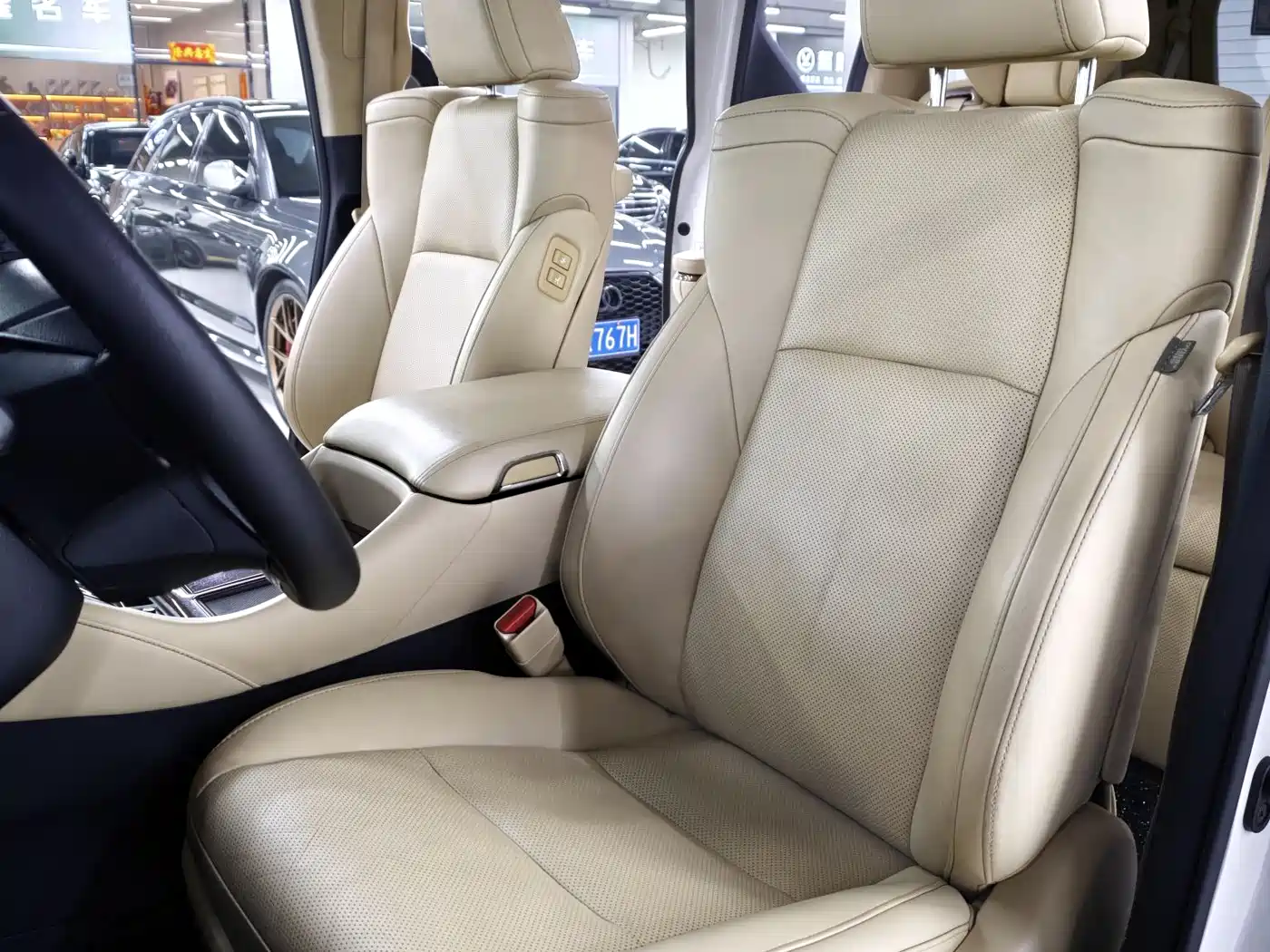 Toyota Alphard 2015 3.5L Luxury Edition фото 10