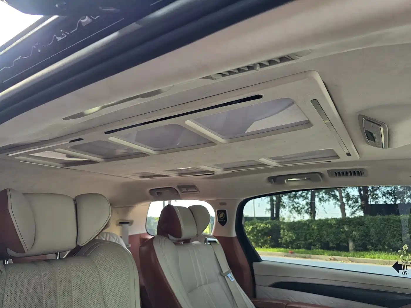 Buick GL8 2021 ES Landlord 653T Comfort фото 12