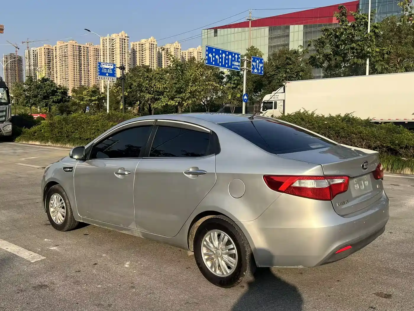 Kia K2 2012 Sedan 1.4L AT GLS Commemorative Edition фото 4
