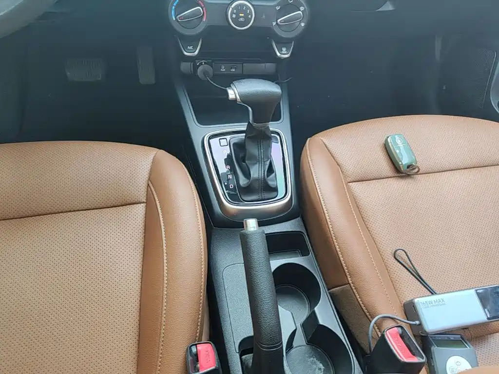 Kia KX CROSS 2018 2017 1.4L AT GLS
