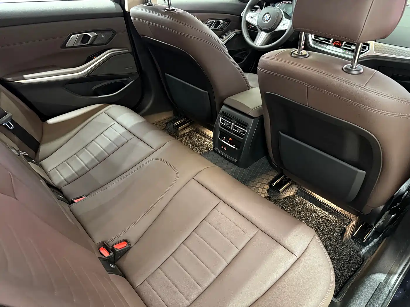 BMW 3 Series 2020 Facelift 325i M Sport Night Edition фото 26
