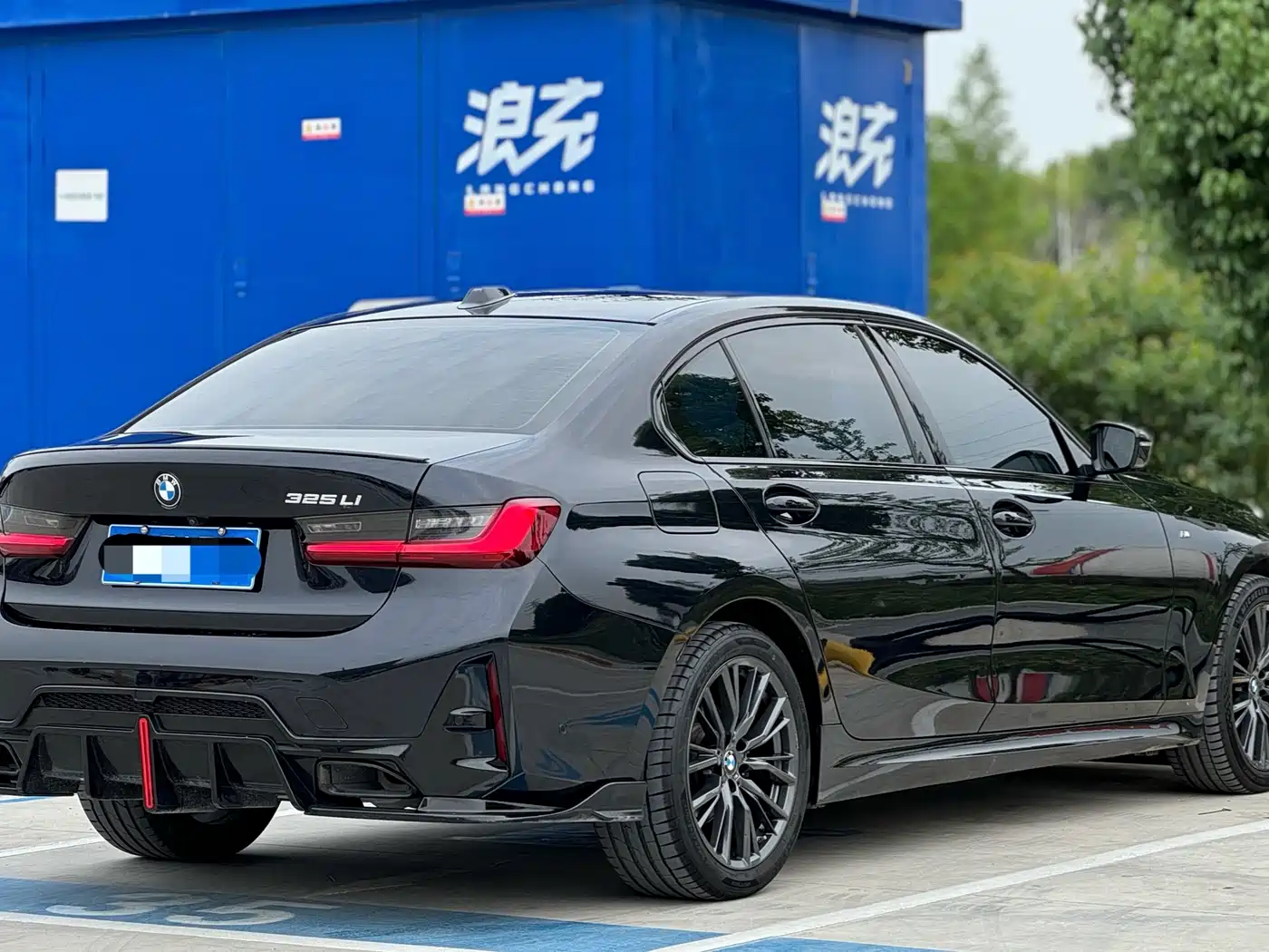 BMW 3 Series 2024 325i M Sport Shadowline Package фото 9