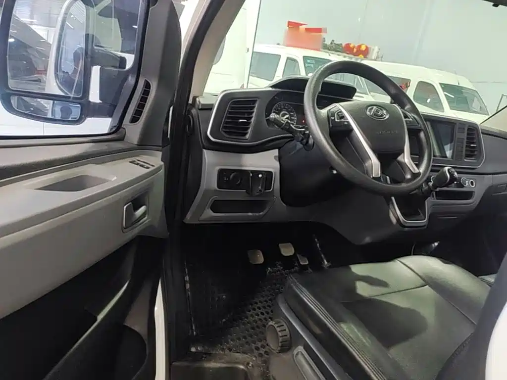 SAIC Maxus Xintu V80 2024 2024 Model Year Aoyunton Value Edition 6MT Long Wheelbase Medium Roof 127Ps 6/7/8/9-Seater