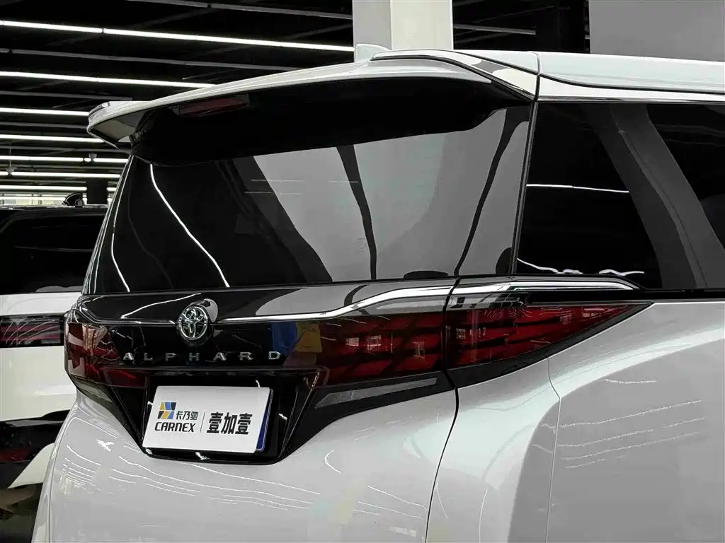 Toyota Alphard 2024 Hybrid 2.5L Ultimate Enjoyment Edition фото 7