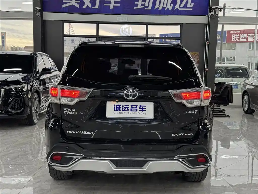 TOYOTA HIGHLANDER