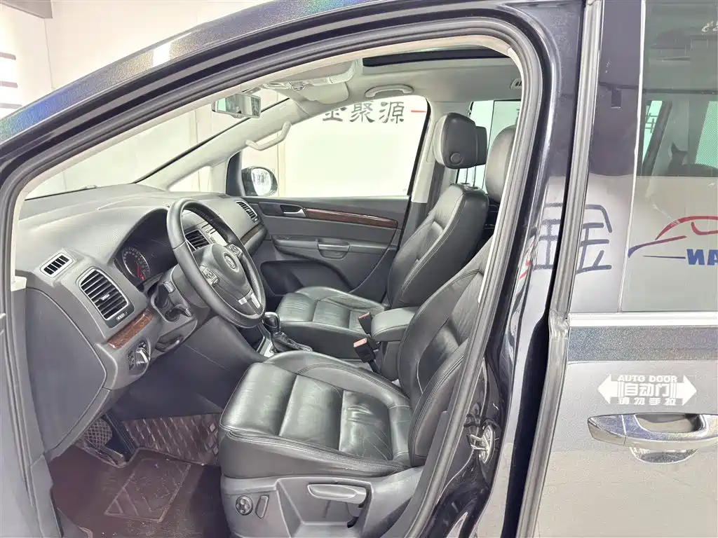 Volkswagen Sharan 2014 2.0TSI Comfort фото 7