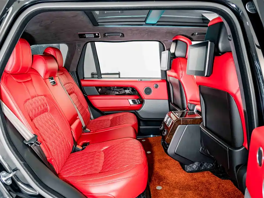 Land Rover Range Rover 2021 3.0 L6 Heritage Extended Classic Edition фото 24
