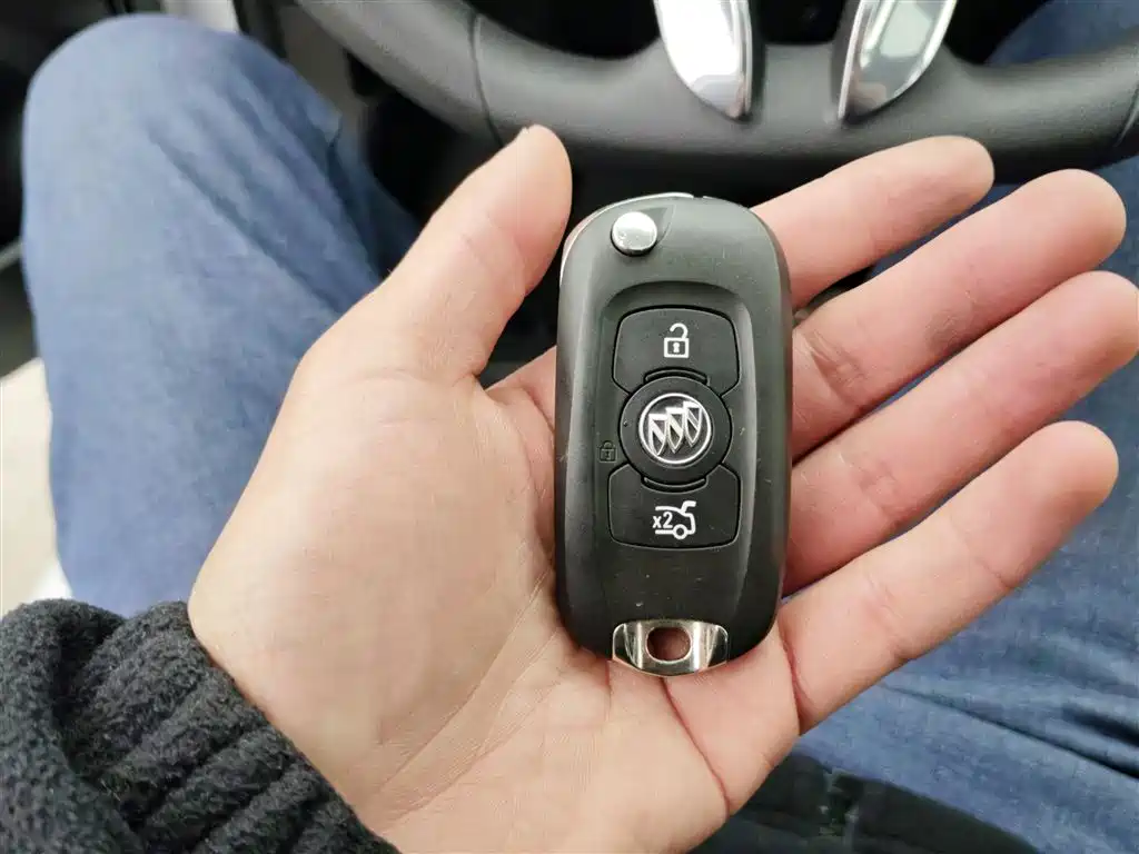 Photo 17 - Buick Verano