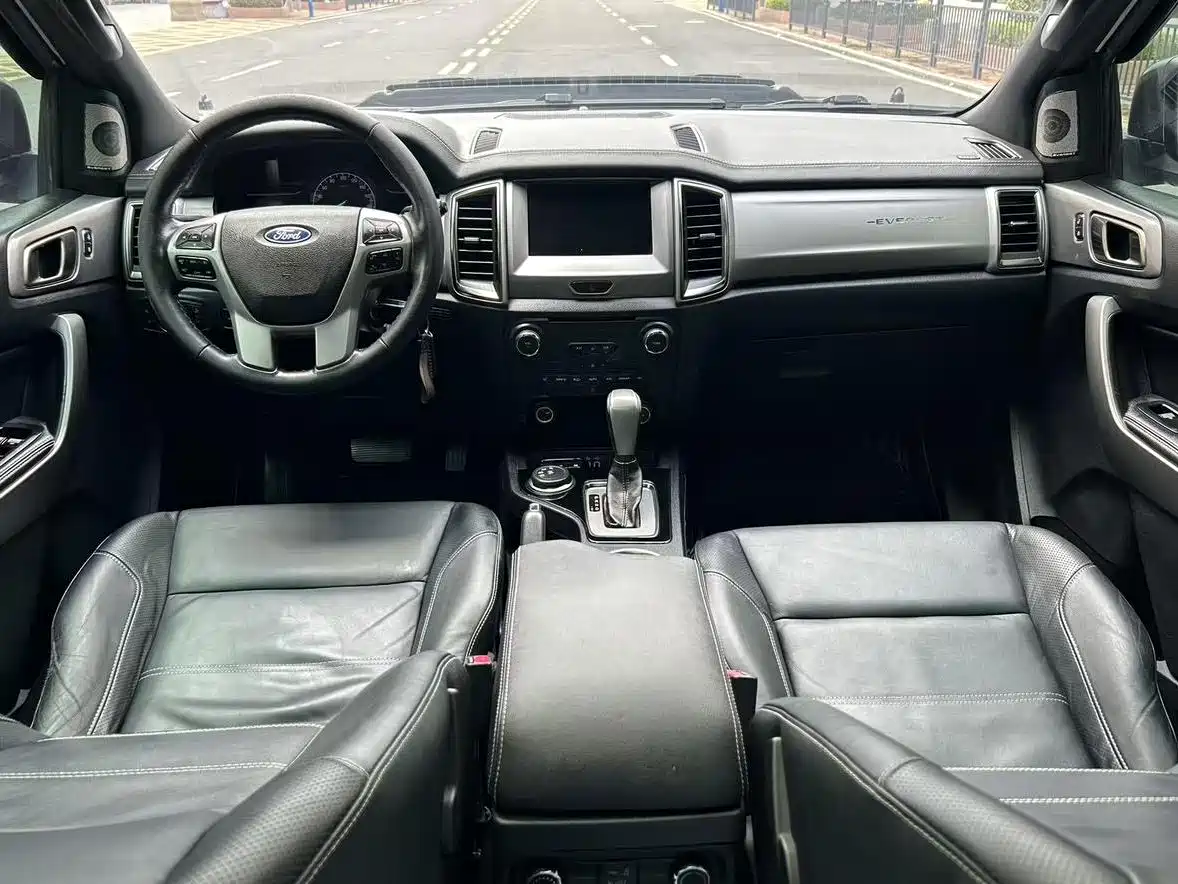 2018 Ford Everest