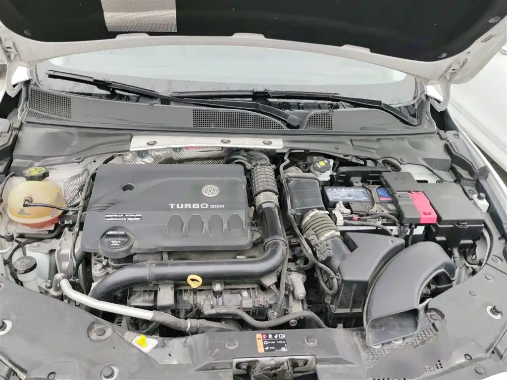 Photo 16 - Buick Verano