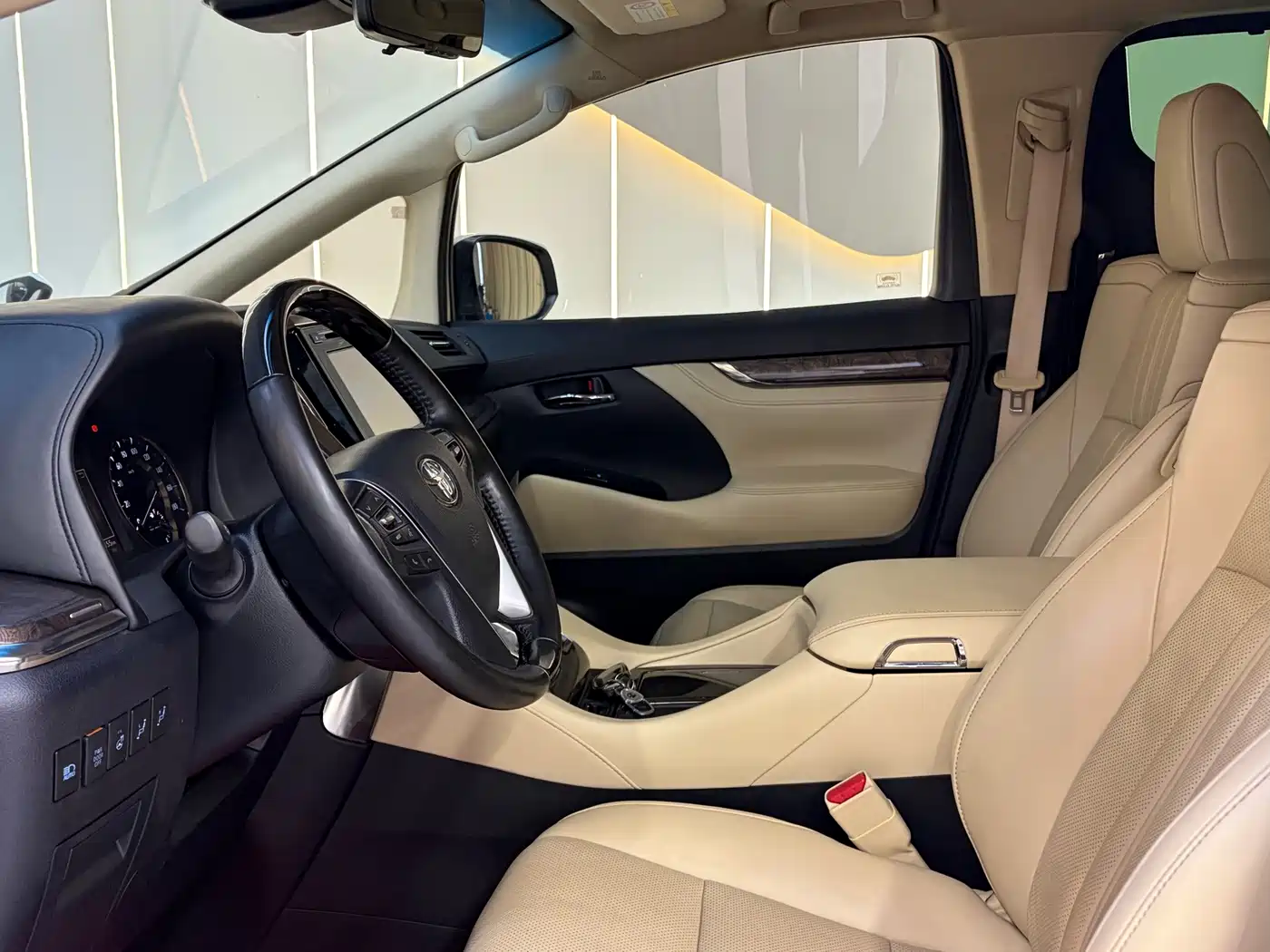 Toyota Vellfire 2020 2019 Hybrid 2.5L HV Premium Edition