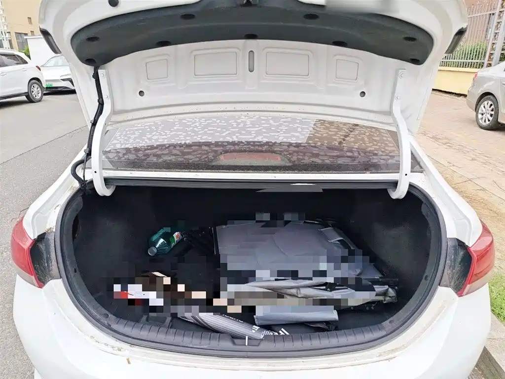 Hyundai Verna 2016 1.4L Automatic Cool Edition GLS фото 15