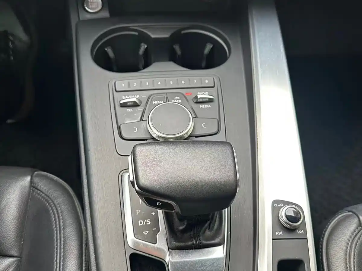 Audi A4L 2019 45 TFSI quattro Personality Sport (China VI) фото 12