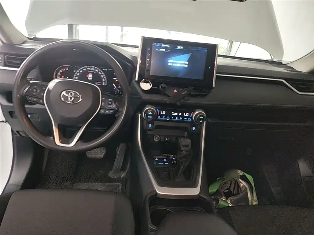 Toyota RAV4 Rongfang 2020 2.0L CVT 2WD Trend Edition фото 10