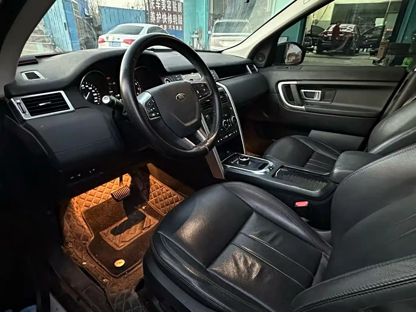 Land Rover Discovery Sport 2018 240PS SE Edition фото 4