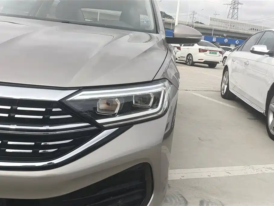 Volkswagen Sagitar 2023 Model Year 200TSI DSG Surpass Edition фото 5