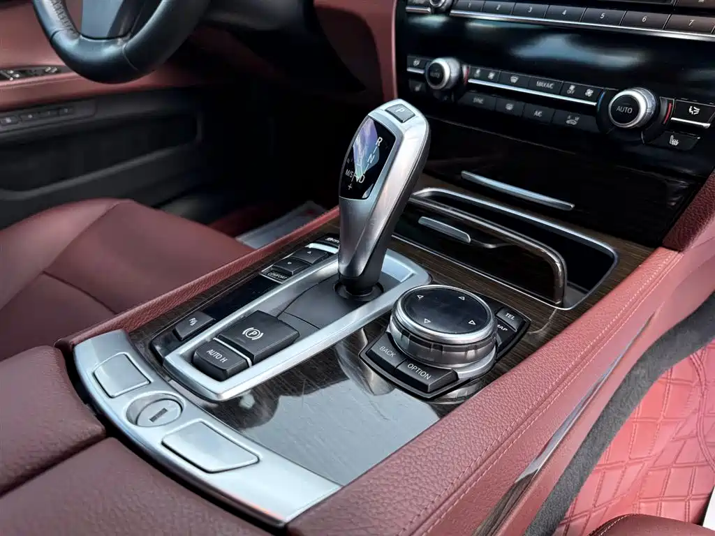 BMW 7 Series 2013 Model 730Li Leading фото 23