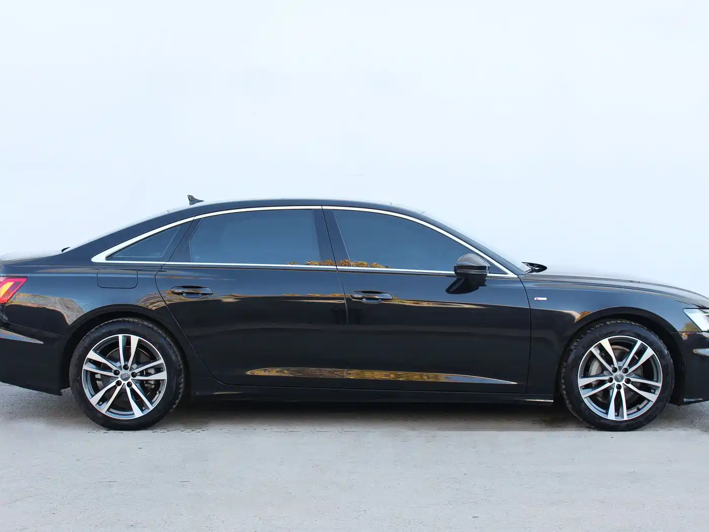 Audi A6L 2019 40 TFSI Luxury Dynamic фото 4