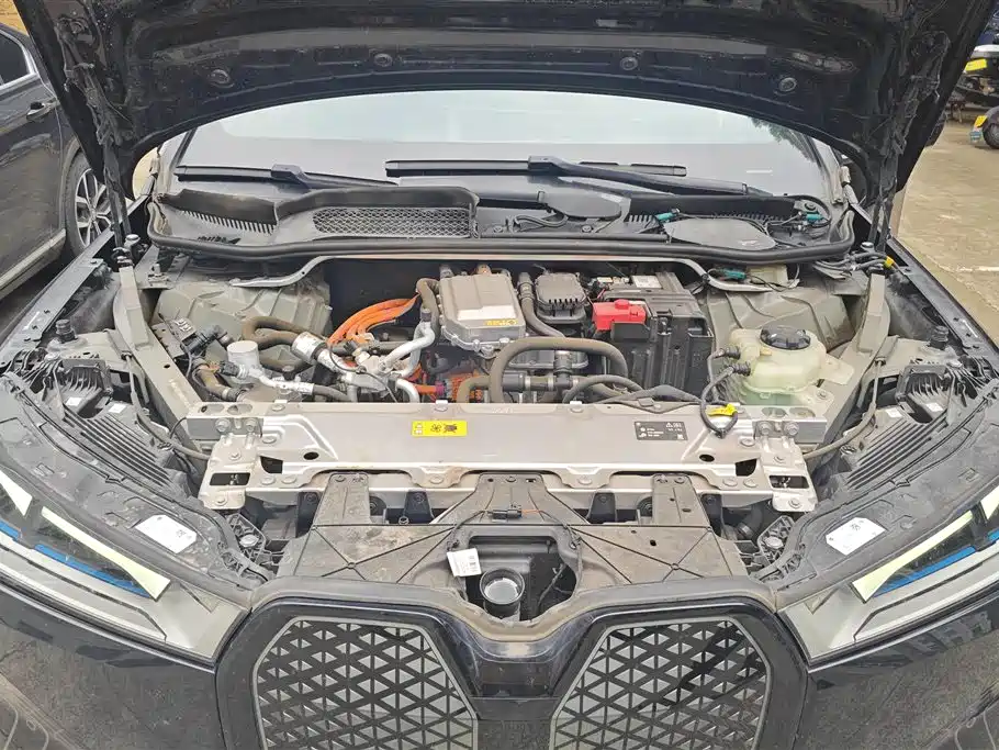 BMW iX 2022 xDrive40 фото 10