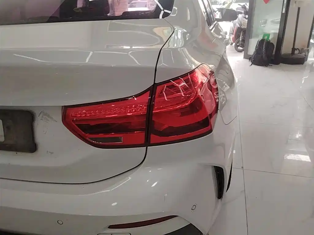 BMW 1 Series 2019 118i M Sport Package фото 8