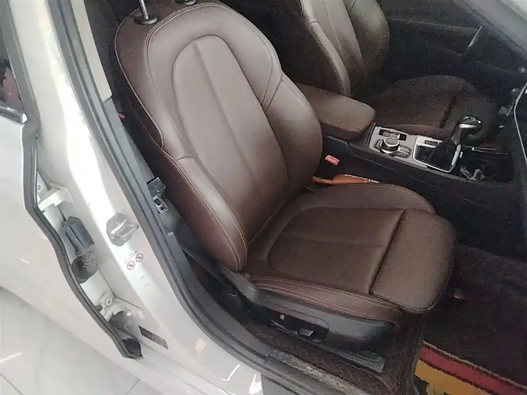 BMW 1 Series 2019 118i M Sport Package фото 25