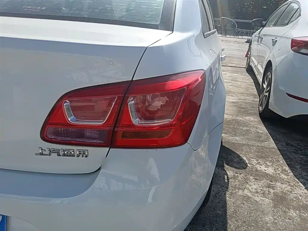 Chevrolet Cruze 2015 1.5L Classic SL MT фото 8
