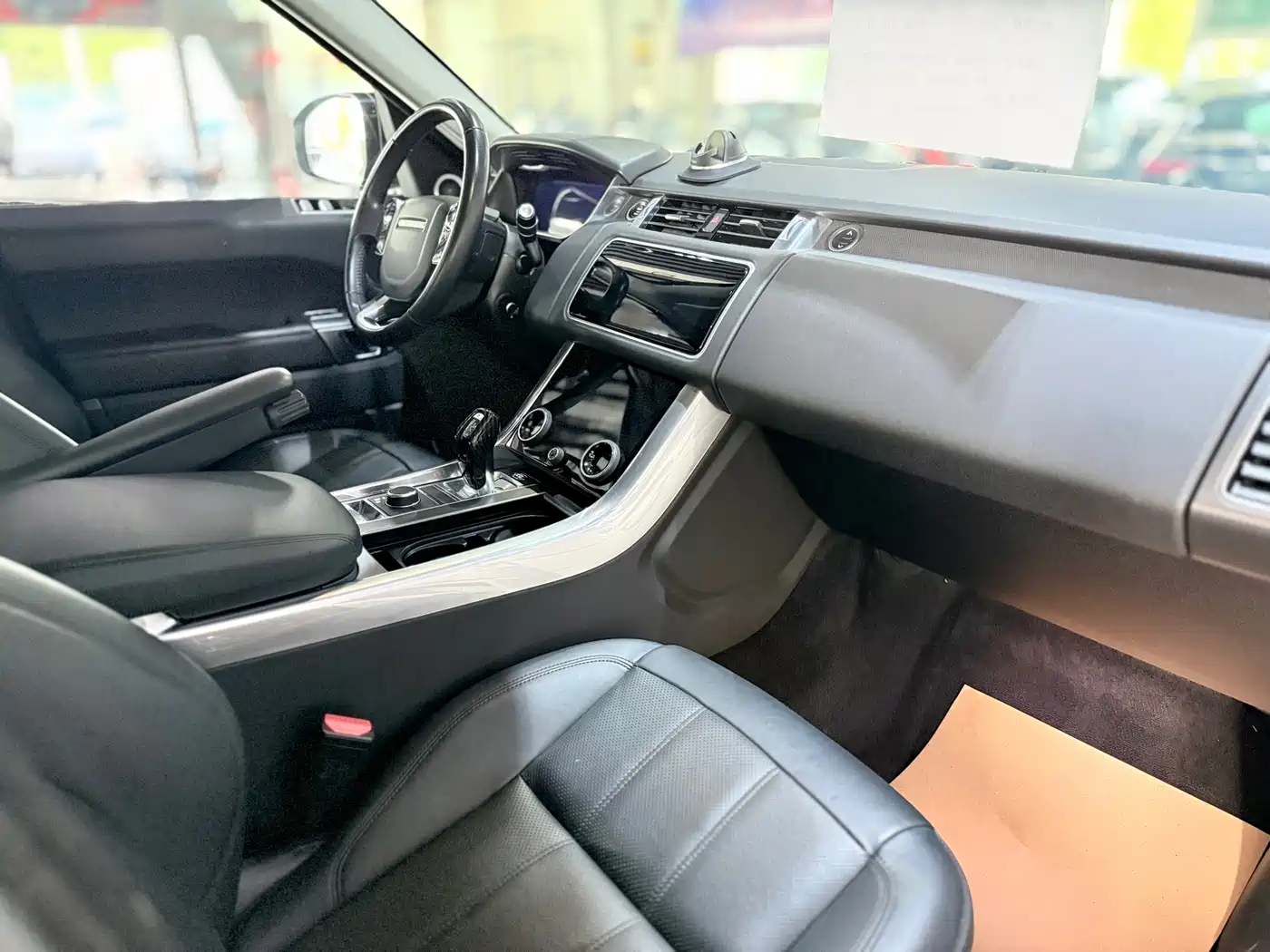 Land Rover Range Rover Sport 2019 3.0 SC V6 Special Edition фото 14