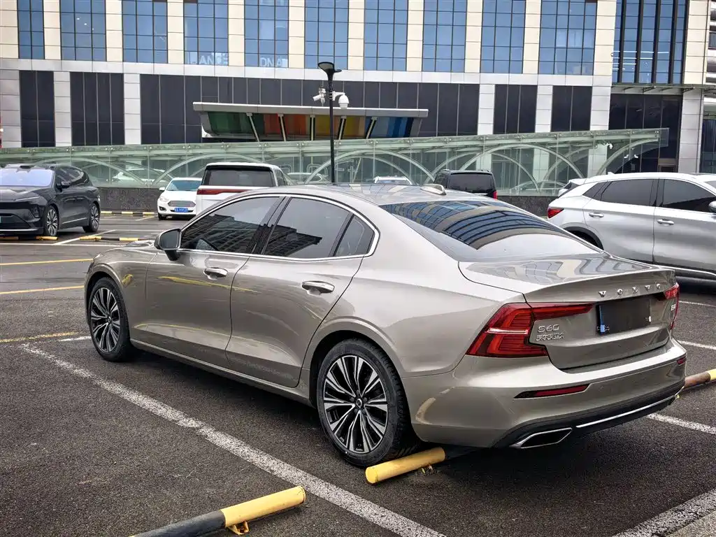 VOLVO S60