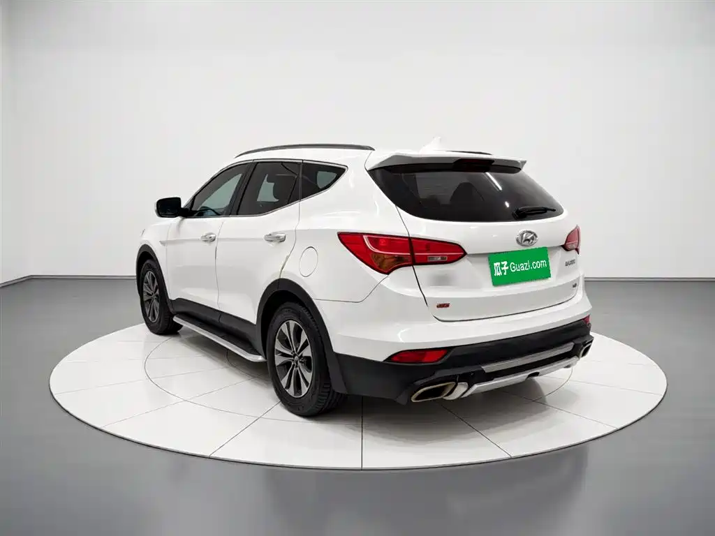 Hyundai Santa Fe 2013 Model 2.4L Automatic 2WD Smart фото 4