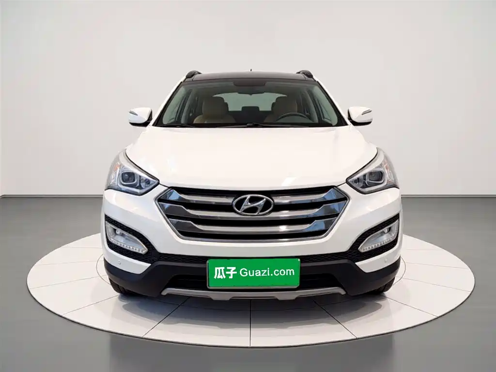 Hyundai Santa Fe 2013 Model 2.4L Automatic 2WD Smart фото 2