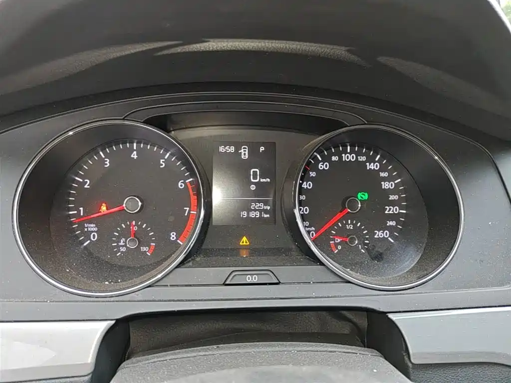 Volkswagen Lamando 2015 230TSI DSG Style фото 11