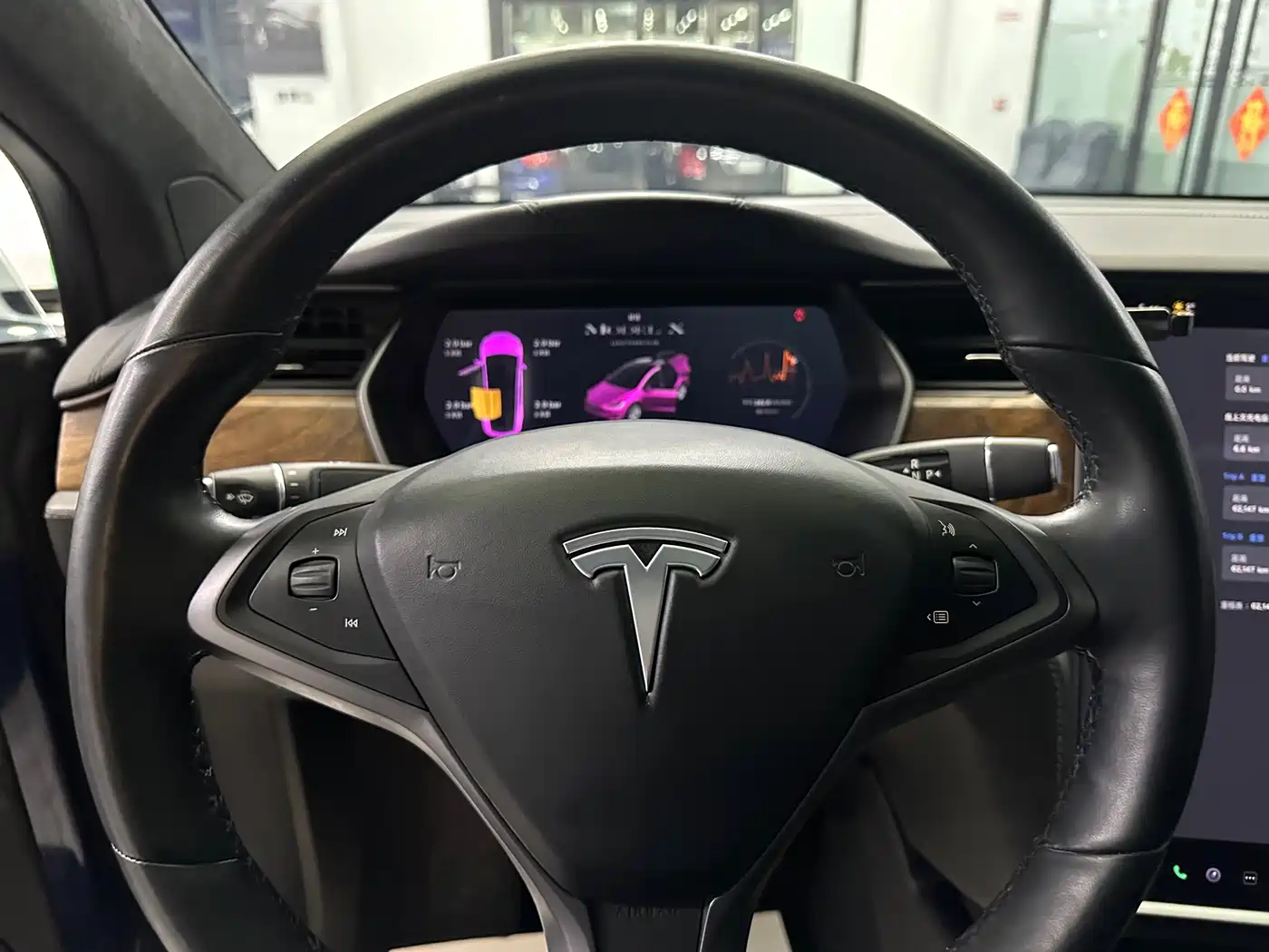 TESLA MODEL X