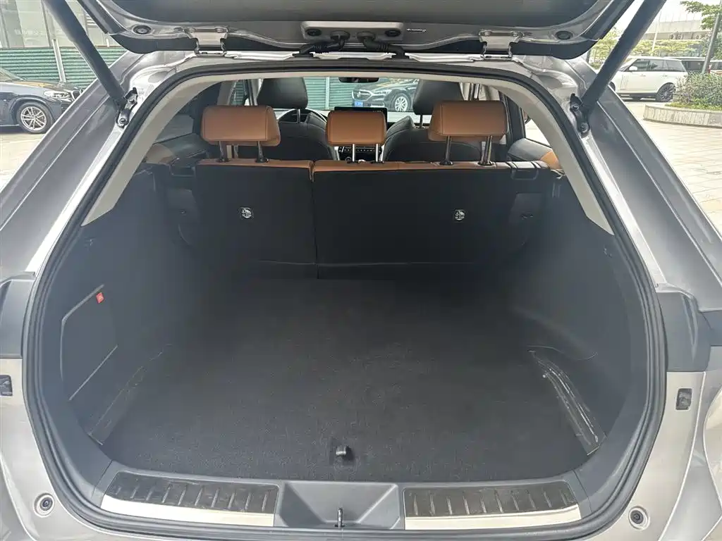 Toyota Venza 2022 2.0L CVT 2WD Premium фото 17