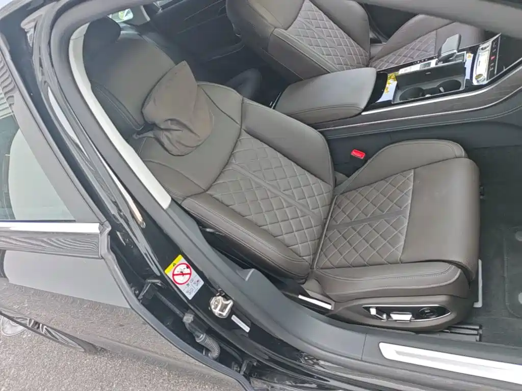 Фото 25 - Audi A8