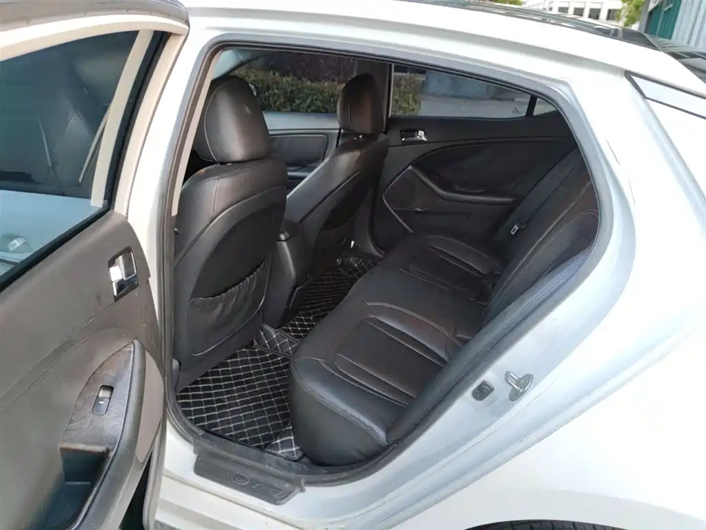 Kia K5 2012 2.0L Automatic DLX фото 7