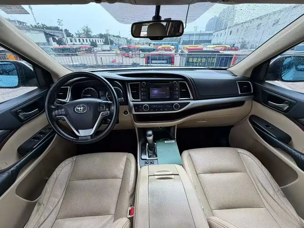 Toyota Highlander 2015 2.0T AWD Luxury Edition 7-seater фото 9