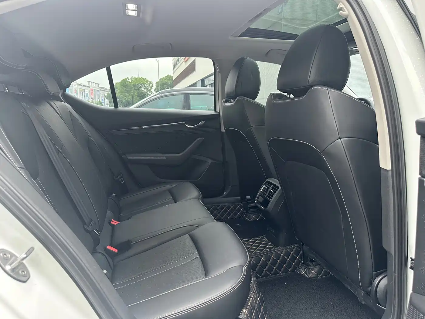 Škoda Octavia 2023 Facelift PRO TSI280 Premium Edition фото 7