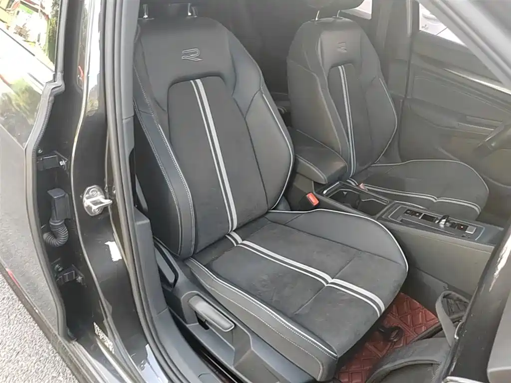 Volkswagen Golf 2021 280TSI DSG R-Line фото 25