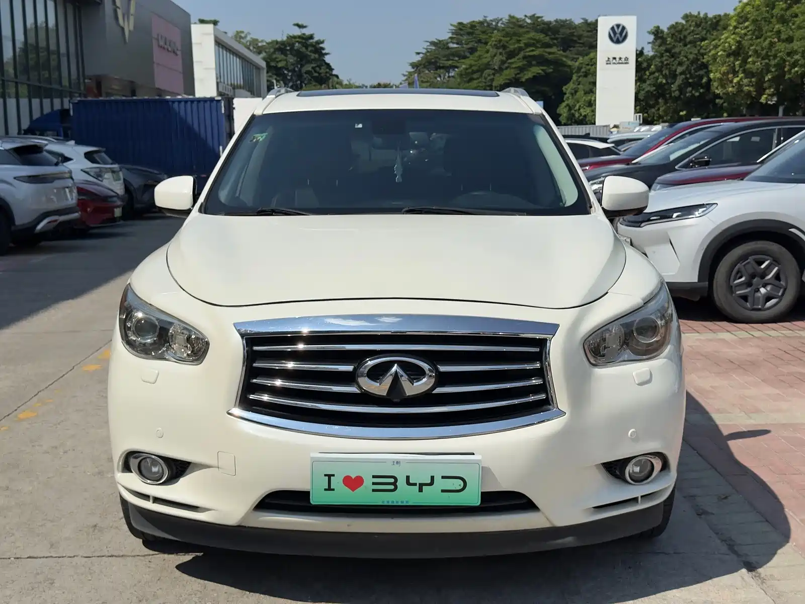 Photo 2 - Infiniti QX60 (Import)