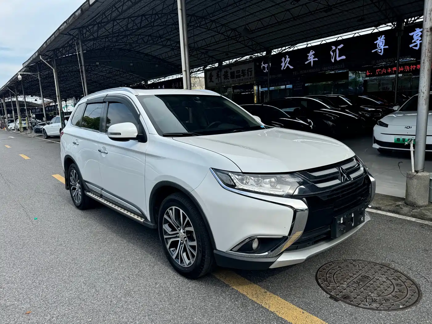 Mitsubishi Outlander 2018 2.4L 4WD Elite Edition 5-seater фото 3