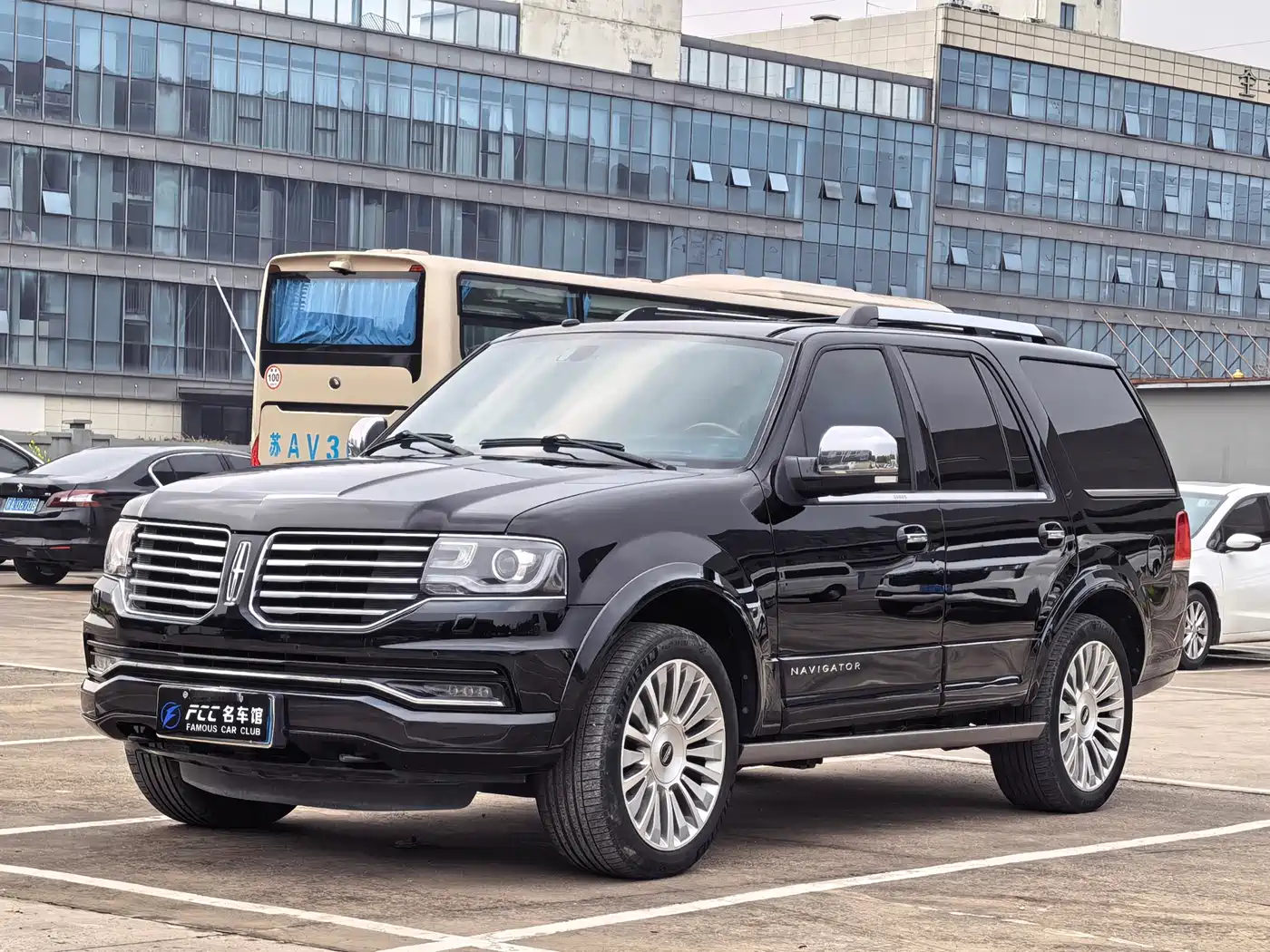 LINCOLN NAVIGATOR