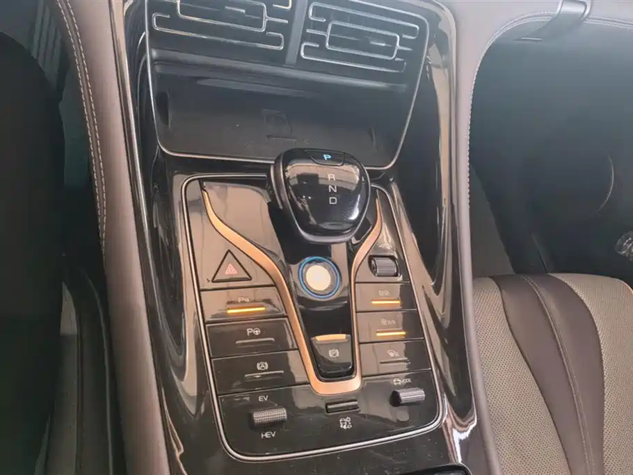 BYD Frigate 07 2024 Glory Edition DM-i 205KM Flagship фото 16