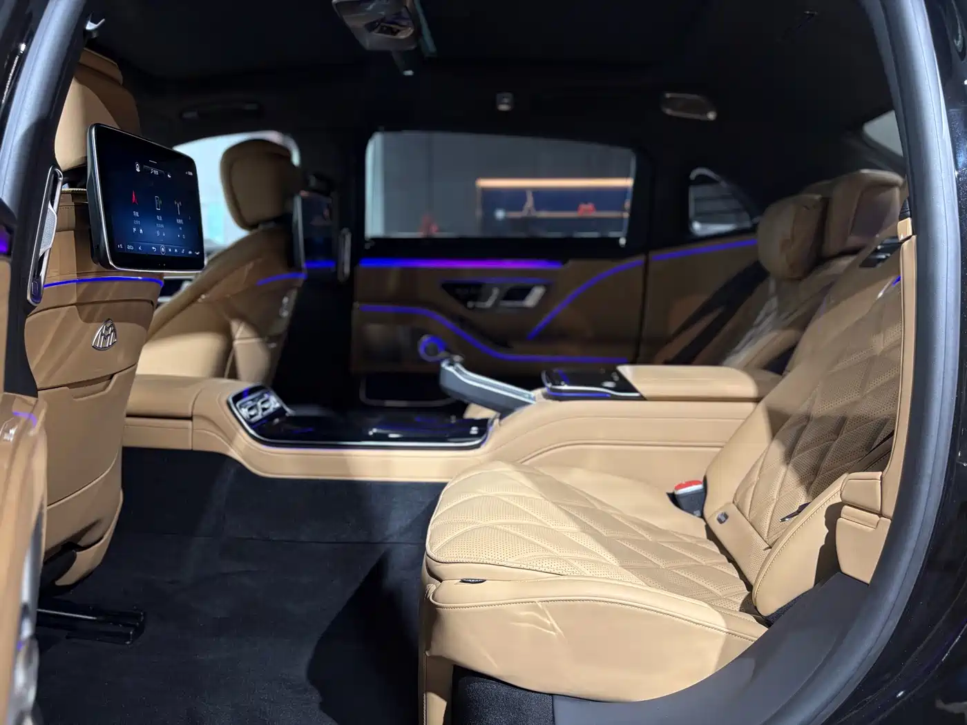 Mercedes-Benz Maybach S-Class 2022 S 680 4MATIC Virgil Abloh Limited Edition фото 17