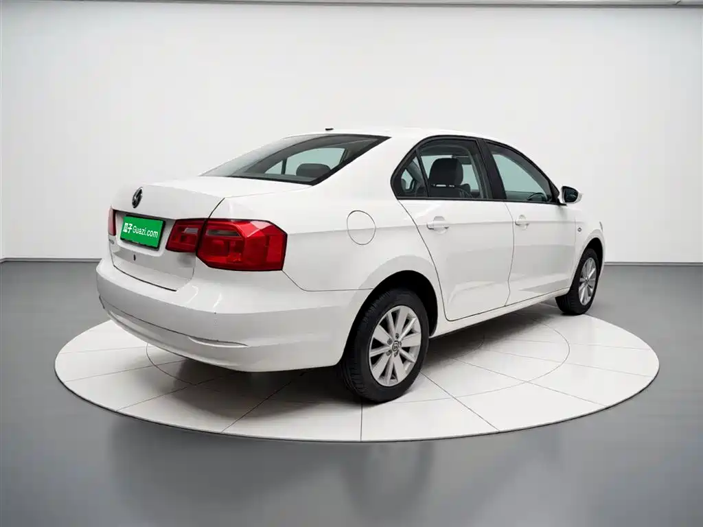 Volkswagen Jetta 2013 1.6L Manual Comfort фото 4