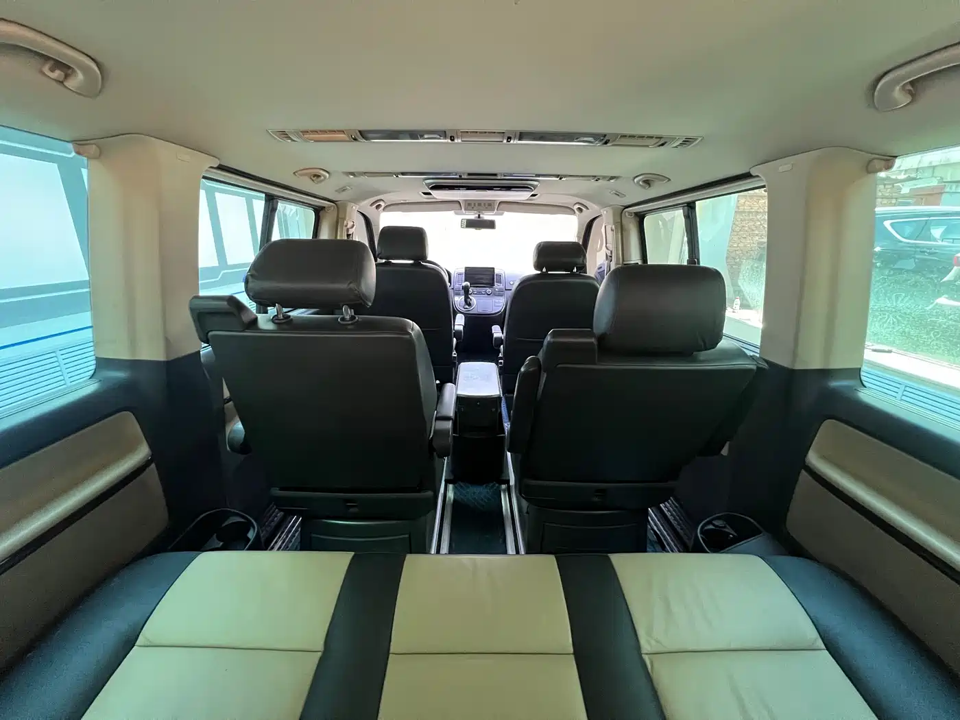 Volkswagen Multivan 2016 2.0TSI 2WD Comfort 7-Seater фото 9